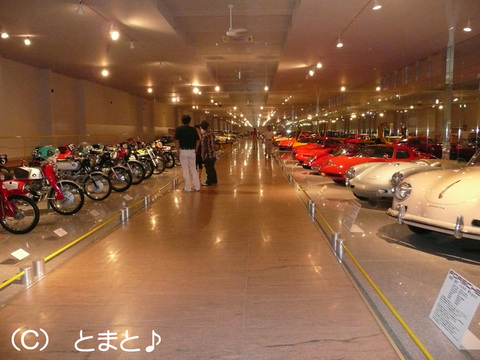 四国自動車博物館内部